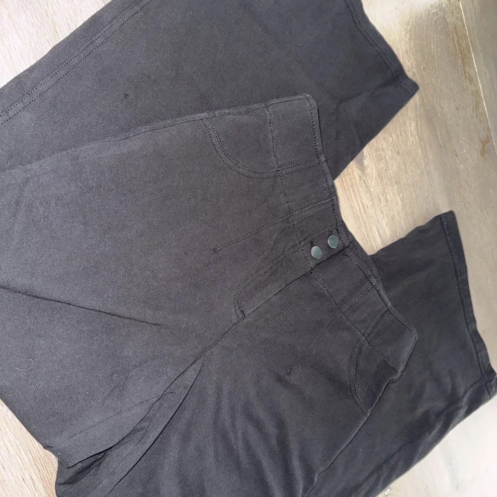 Chicos Black Wide Leg High Rise Crop Pants Women's Size 0P‎
